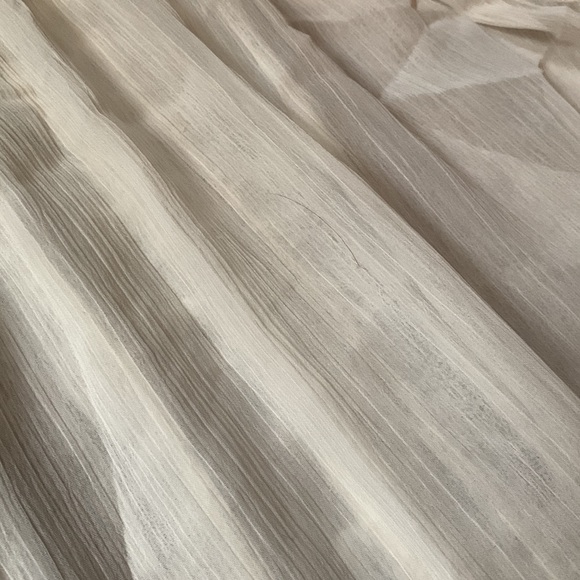 Women’s Hollister Cream Short Sleeve Ruched Top - Size Large - Picture 5 of 6